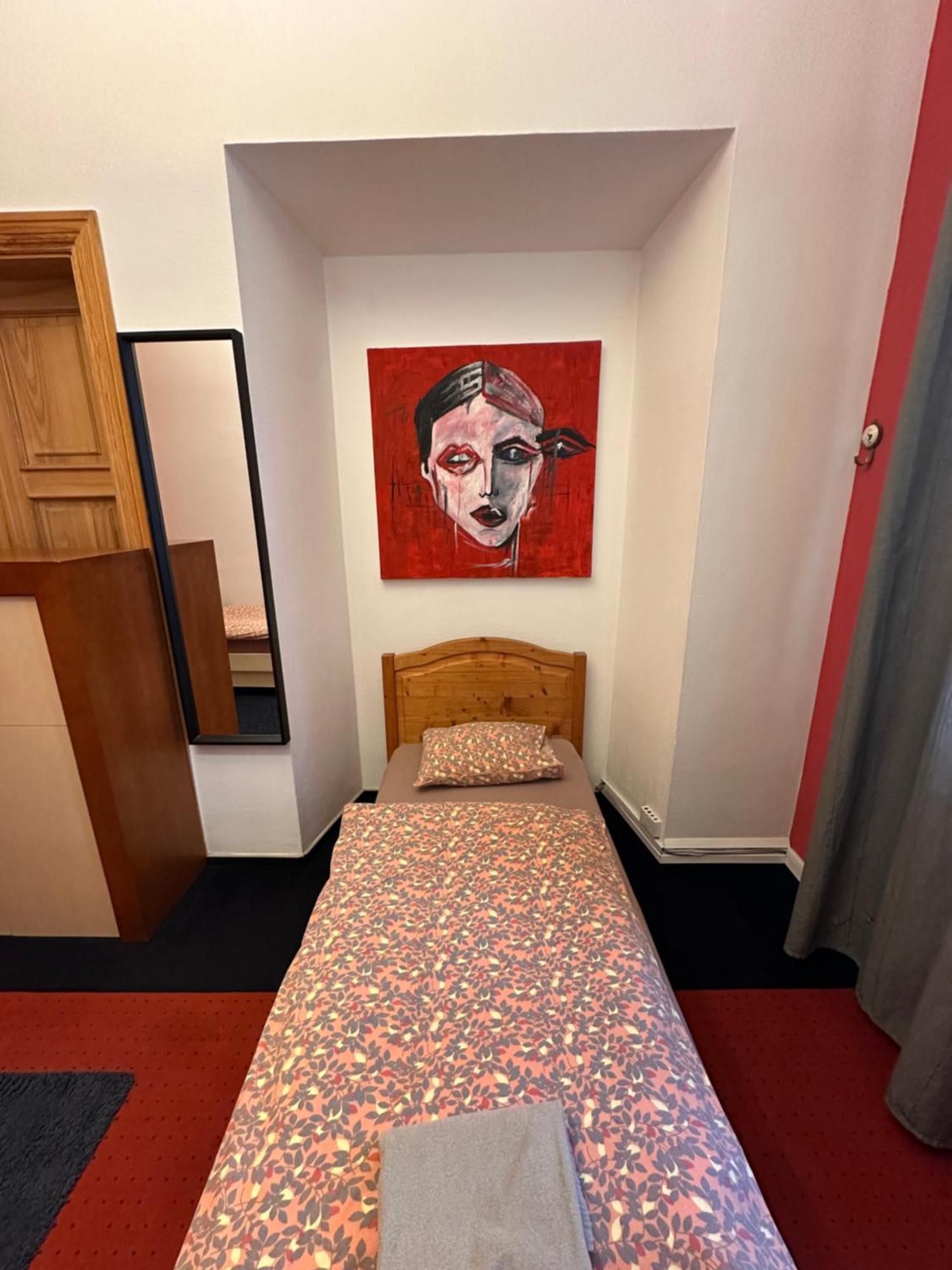 25 Hours Hostel Аеропорт Вільнюс Екстер'єр фото